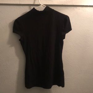 Short sleeve turtleneck. Cotton material